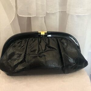 𝅺vtg Ruth Saltz Black snakeskin‎ clutch purse with Bakelite handle